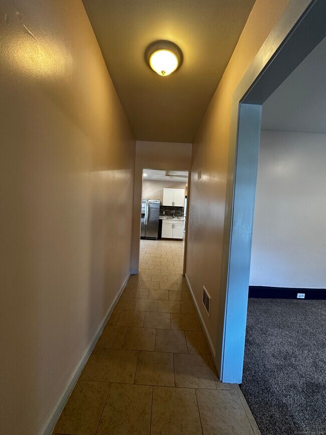 Building Photo - 40 Hansen Ave