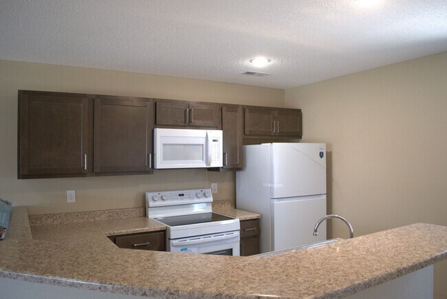 Building Photo - 1309-1311 Godas