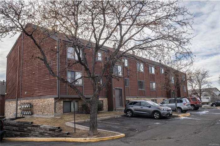 Building Photo - 313 W Lehow Ave