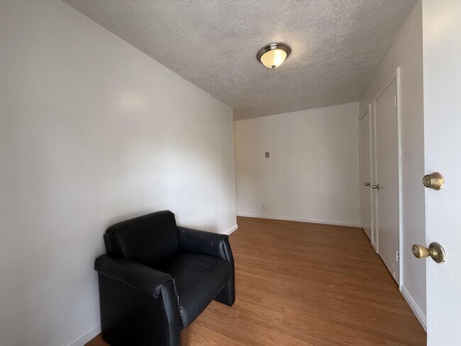Building Photo - 2493 S 600 E