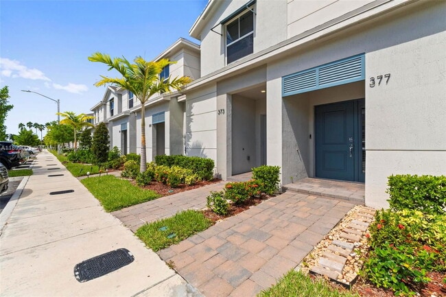 Building Photo - 377 E Palm Dr