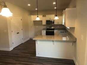 Building Photo - 103 Chancellor Ct