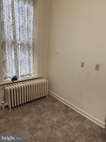 Building Photo - 232 W Main St