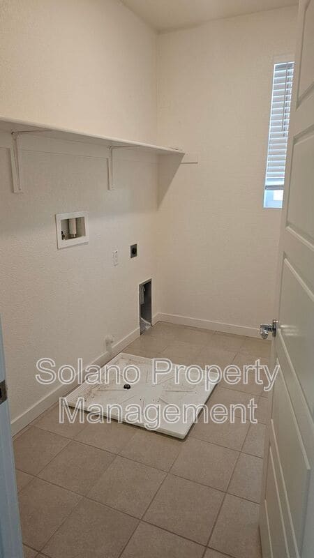 Building Photo - 1317 Essence Ln