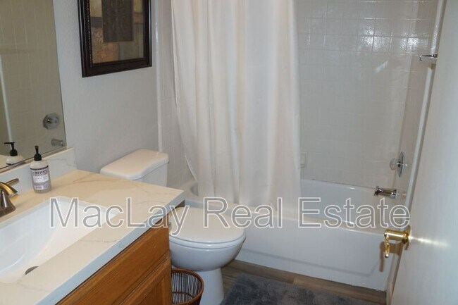 Building Photo - 9753 E Holiday Way