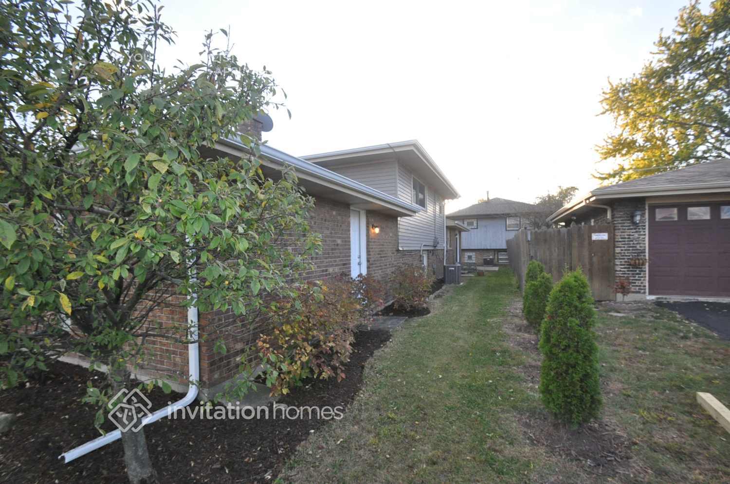 Building Photo - 17342 Oriole Ave