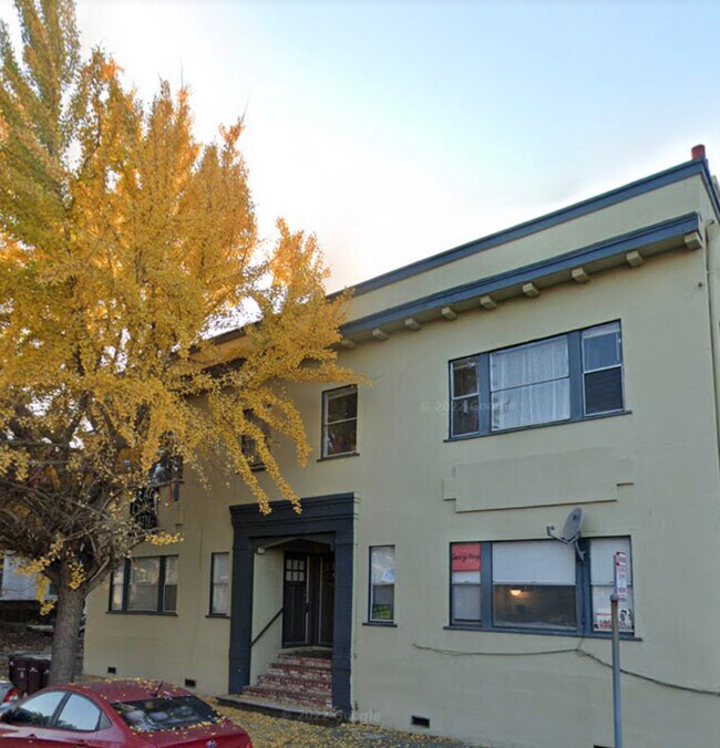 Primary Photo - 1019 Linden St