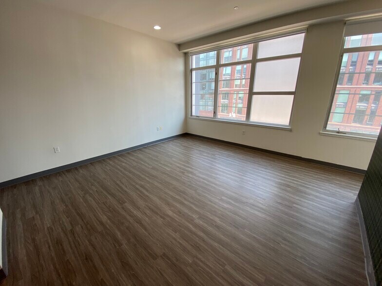 Building Photo - 147 E Berkeley St