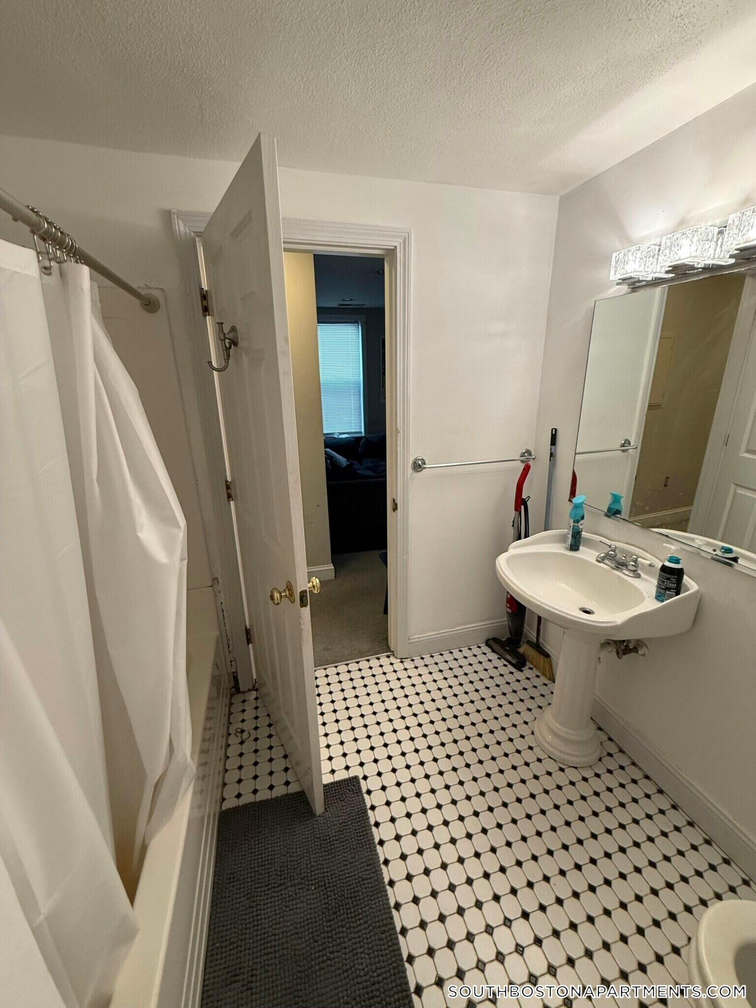 Building Photo - 190 L St