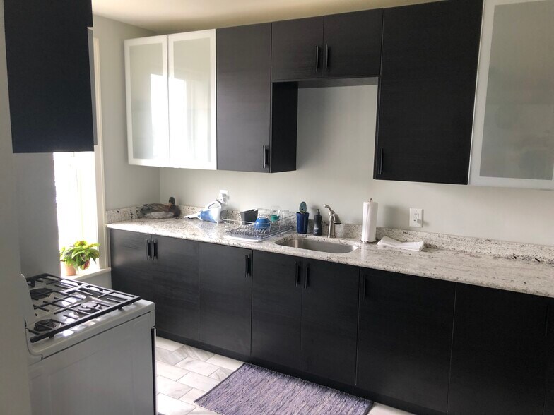 Kitchen-sleek and modern - 34 W Front St