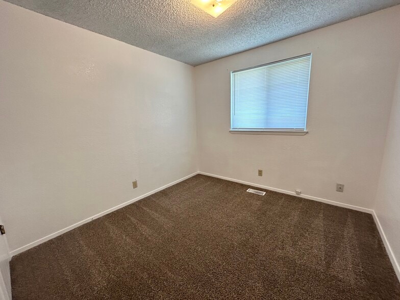 Building Photo - 10505 W Ardyce Ct