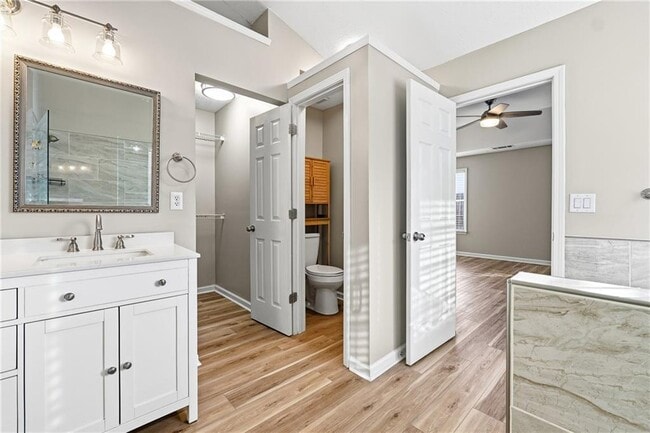 Building Photo - 2335 Winthrope Way Dr