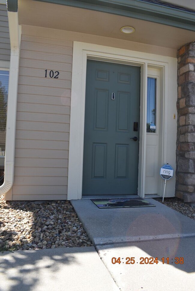 Building Photo - 2 bed / 2 bath Condo  - Deer Creek Condos Southwest Littleton
