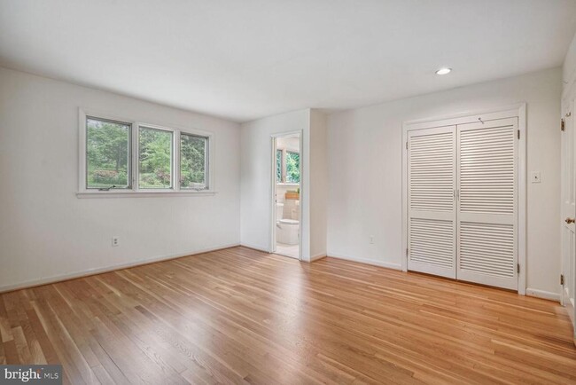 Building Photo - 1063 Carper St