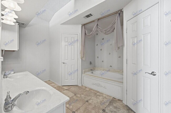 Building Photo - 700 Ibis Ct