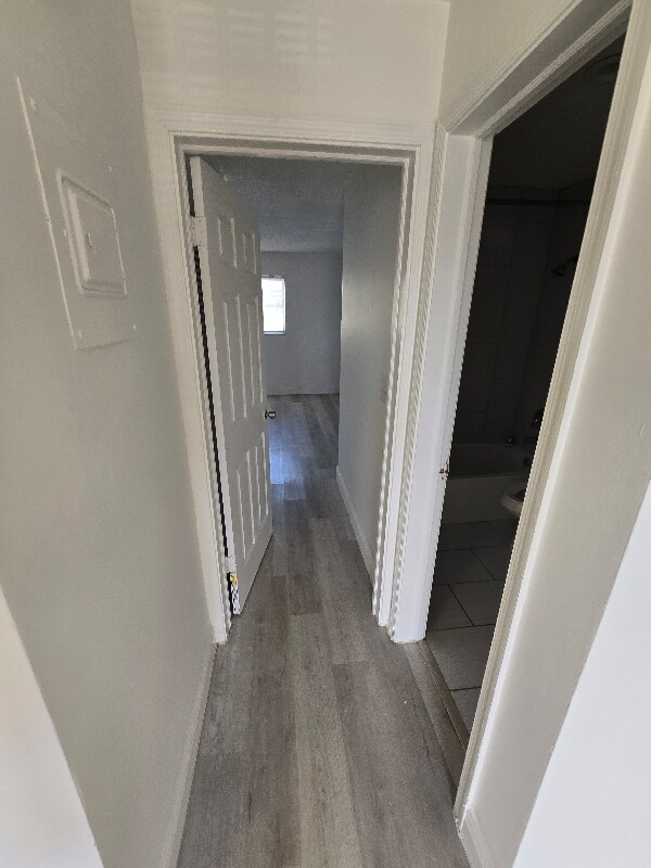 Building Photo - 212 SE 9th Ave