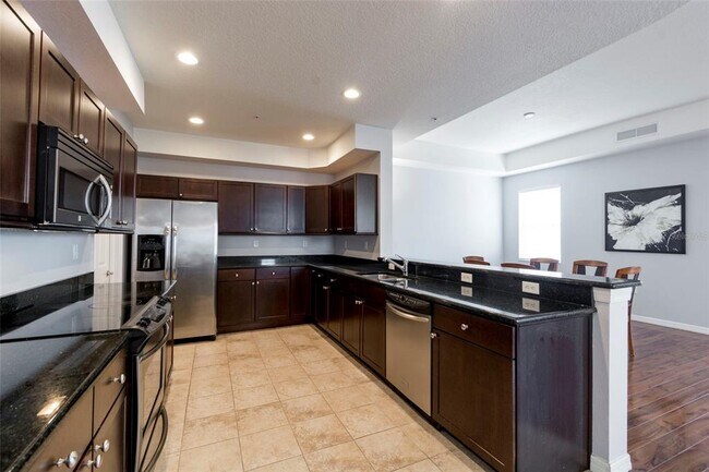 Building Photo - 636 Wells Ct