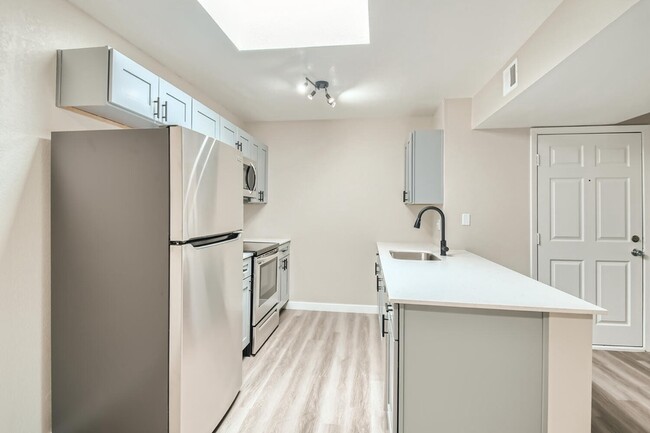 A1 Renovated - 1 Bed 1 Bath - Rise on McClintock