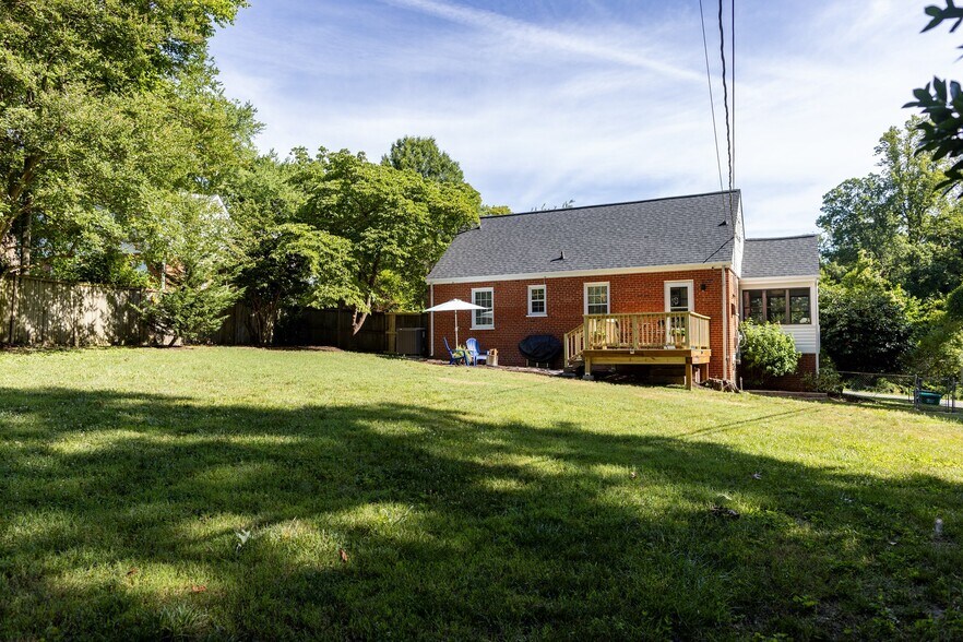 Building Photo - 8307 Rolando Dr