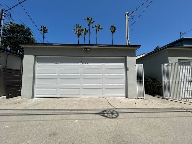 Building Photo - 738 Washington Blvd