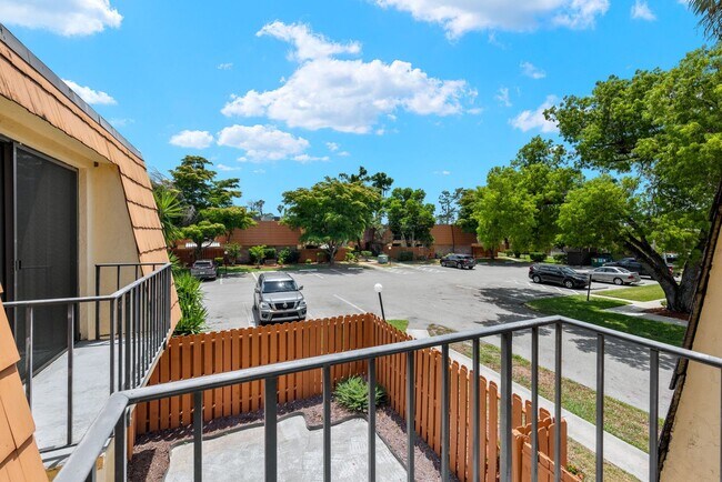 Building Photo - Parkwoods 1706-4