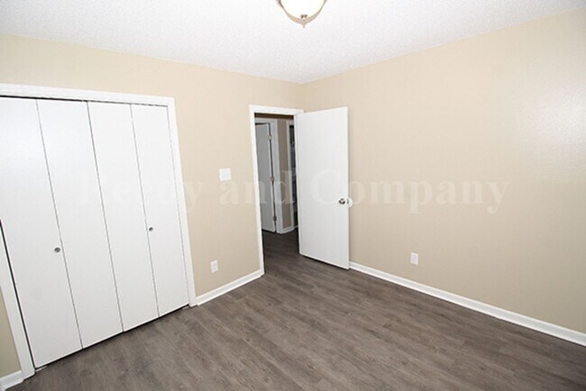 Building Photo - 5901 Tishomingo Dr