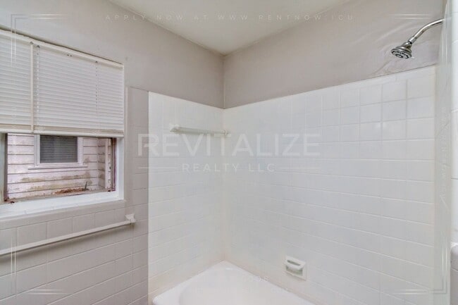 Building Photo - HALF-DEPOSIT SPECIAL! Updated 2 Bed/1 Bath Home in Mobile!