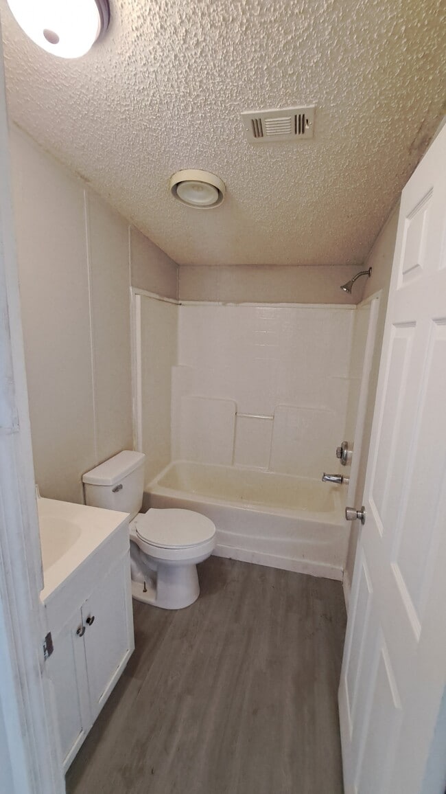 Building Photo - 40 Ginger Ln