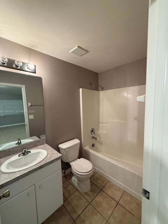 Building Photo - 4412-4426 26th St SW