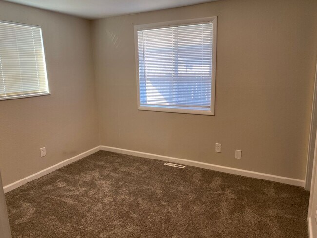 Building Photo - Spacious Single-Story Living with Modern Comforts and Outdoor Appeal