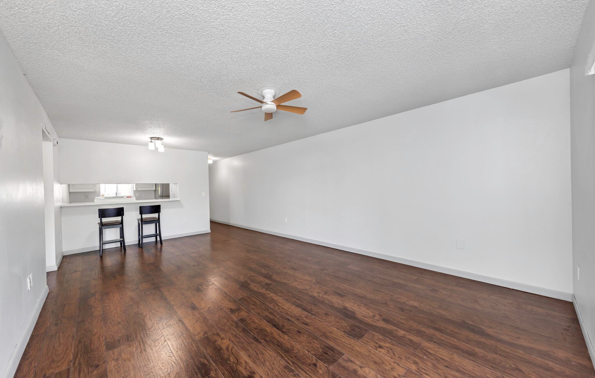 Building Photo - 621 99th Ave N