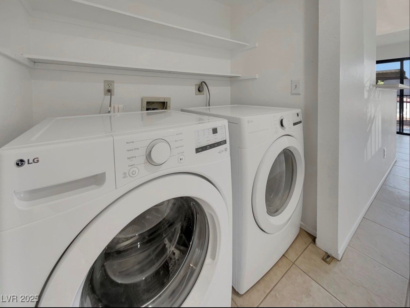 Building Photo - 1575 W Warm Springs Rd