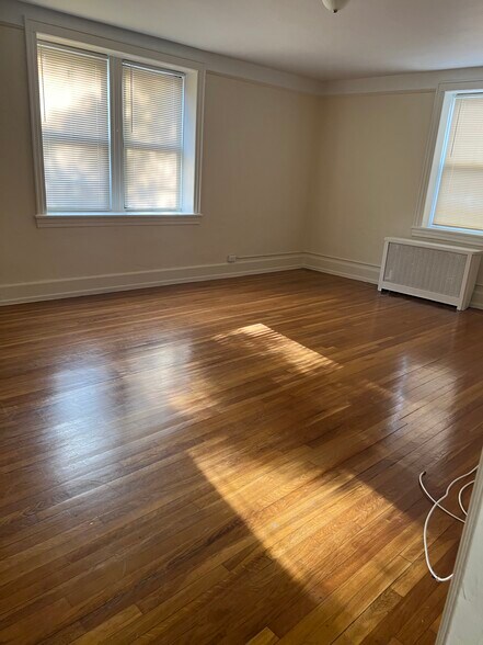 Building Photo - 75 White Oak St