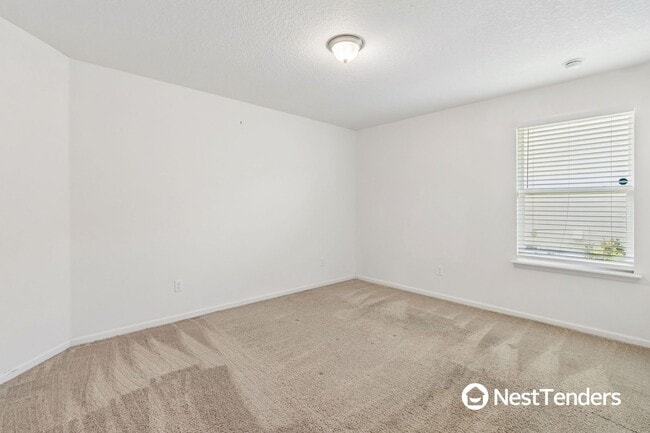 Building Photo - Prime Location with Easy Access to Everything!