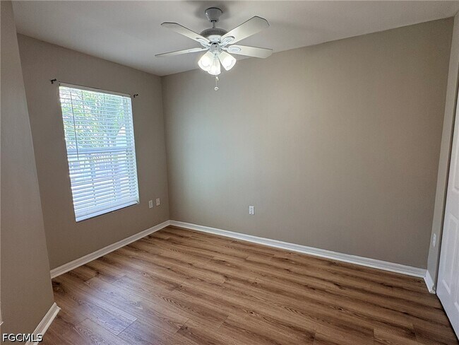 Building Photo - 3643 Pine Oak Cir