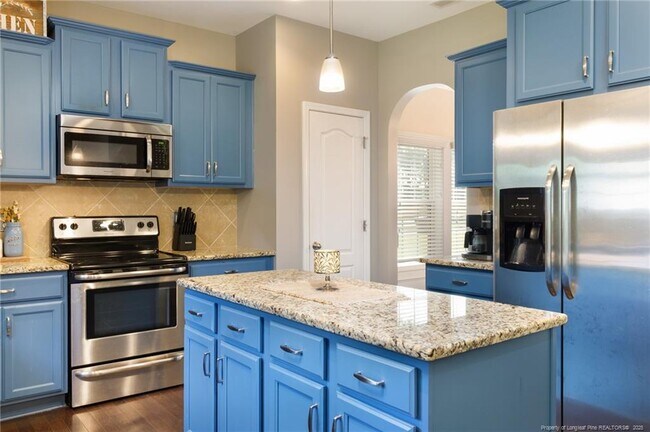 Building Photo - 40 Cherry Hill Dr
