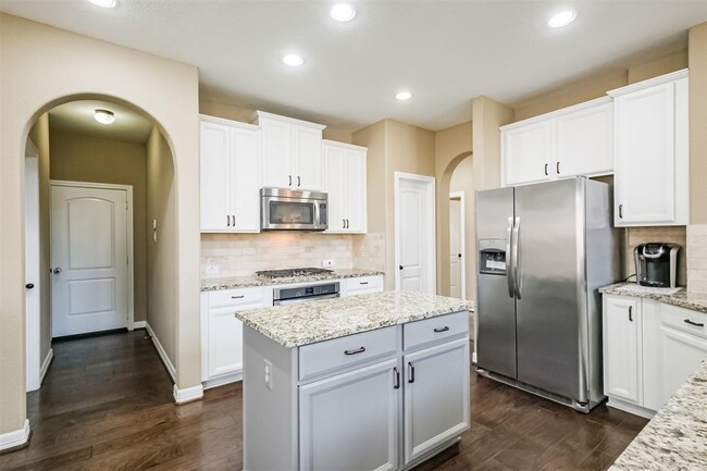 Building Photo - 28806 Crested Butte Dr