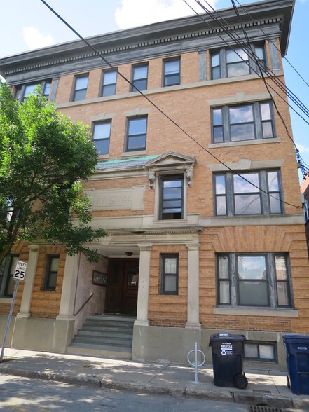 Building Photo - 16 Upland Rd