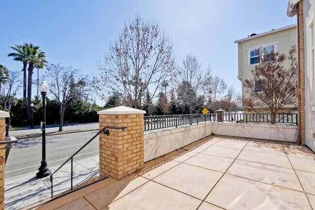 Building Photo - Wow! What a Great Home! Available Now!