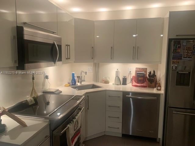 Building Photo - 1631 NE 114th St