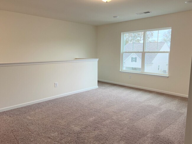 Building Photo - 6039 Haddington Dr