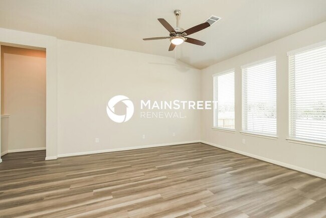 Building Photo - 3 Bedroom Pet-Friendly Home in San Antonio, TX with Main Street Renewal