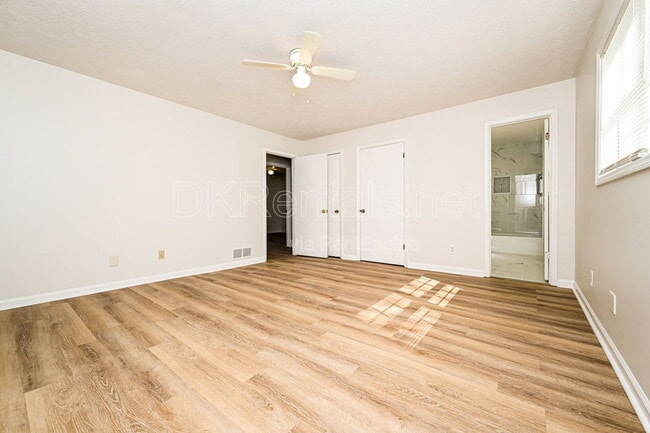 Building Photo - 2807 Hickory Ln