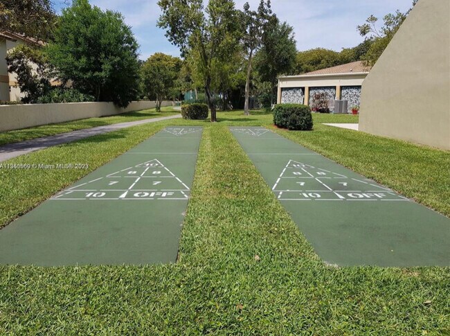 Building Photo - 612 Gardens Dr