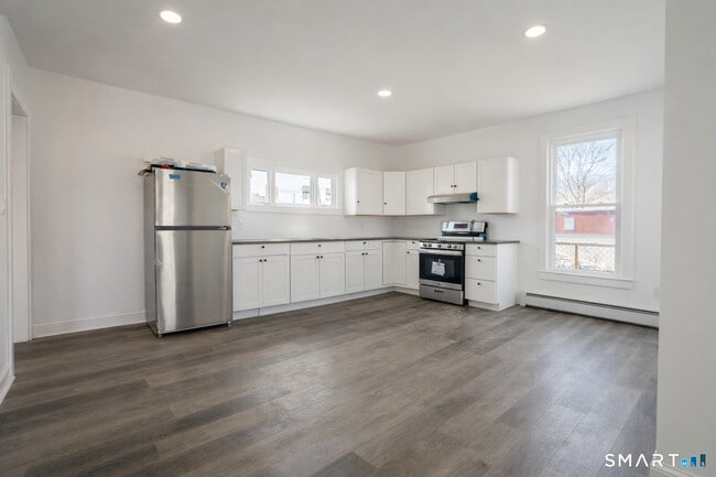 Building Photo - 17 Sherman Ave