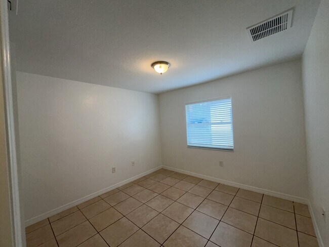 Building Photo - 3071 Willow Bend Blvd