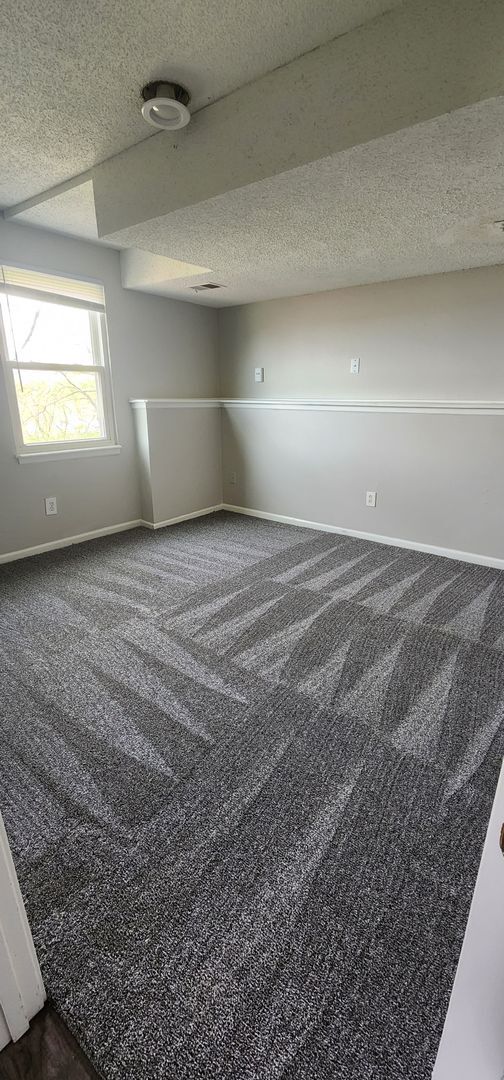 Building Photo - 3Bed/2Bath Duplex Near KU MED Available Soon!