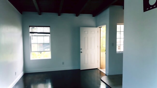 2847 Armacost Ave Living Room - 2847 Armacost Ave