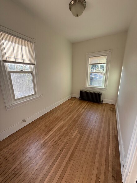 Building Photo - 433 Herschel St