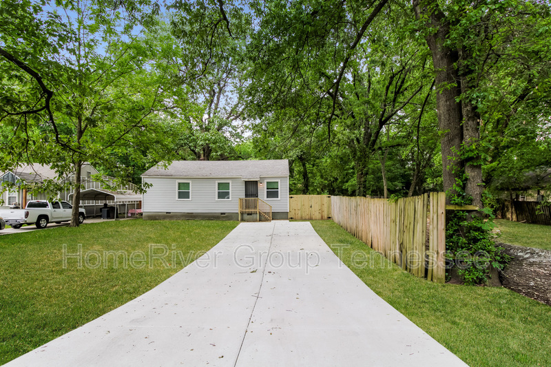 Building Photo - 4113 Willowview Ave